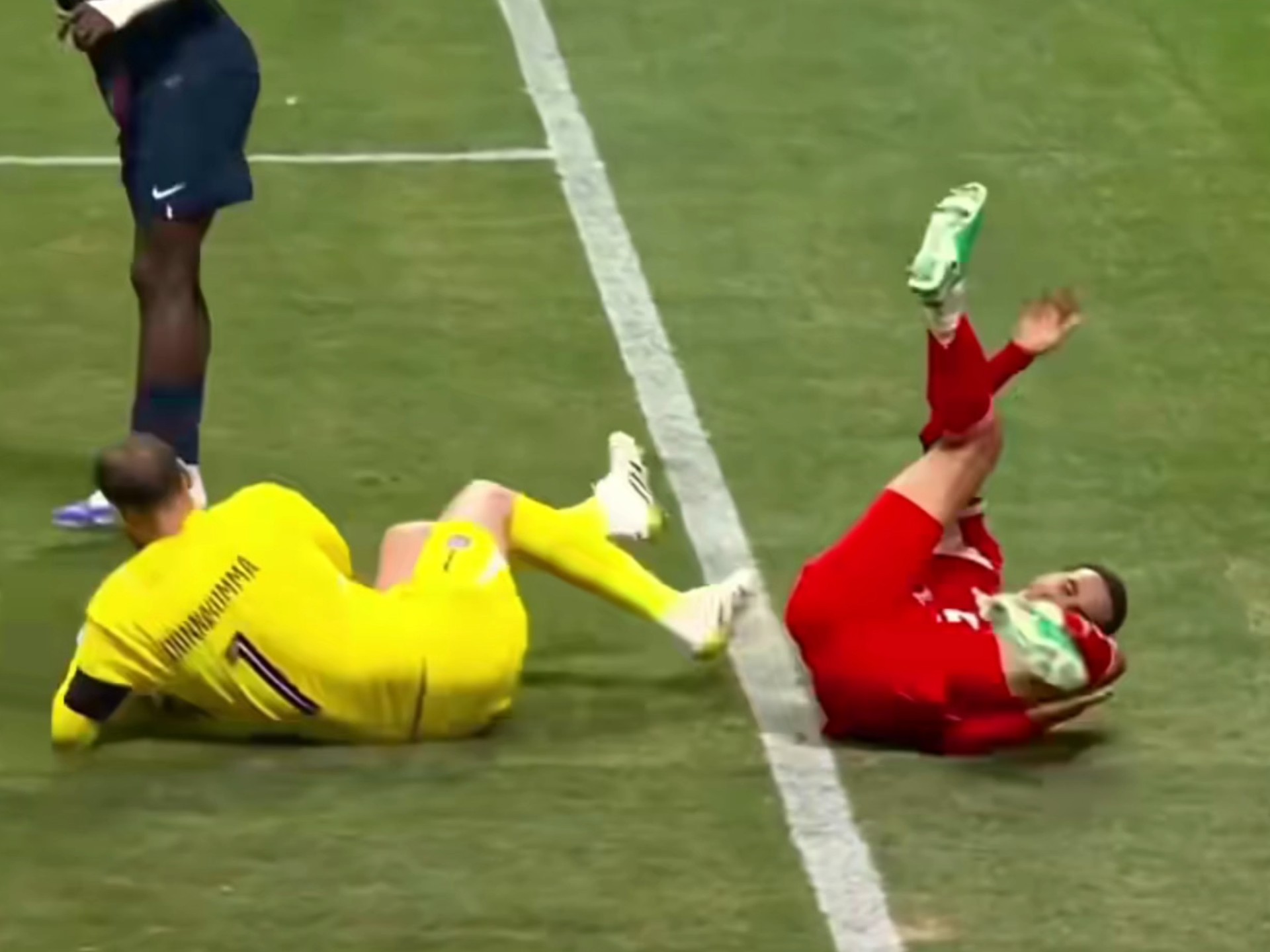 青海队遭遇尴尬惨败,球员们沮丧不已 青海队遭遇尴尬惨败,球员们沮丧不已