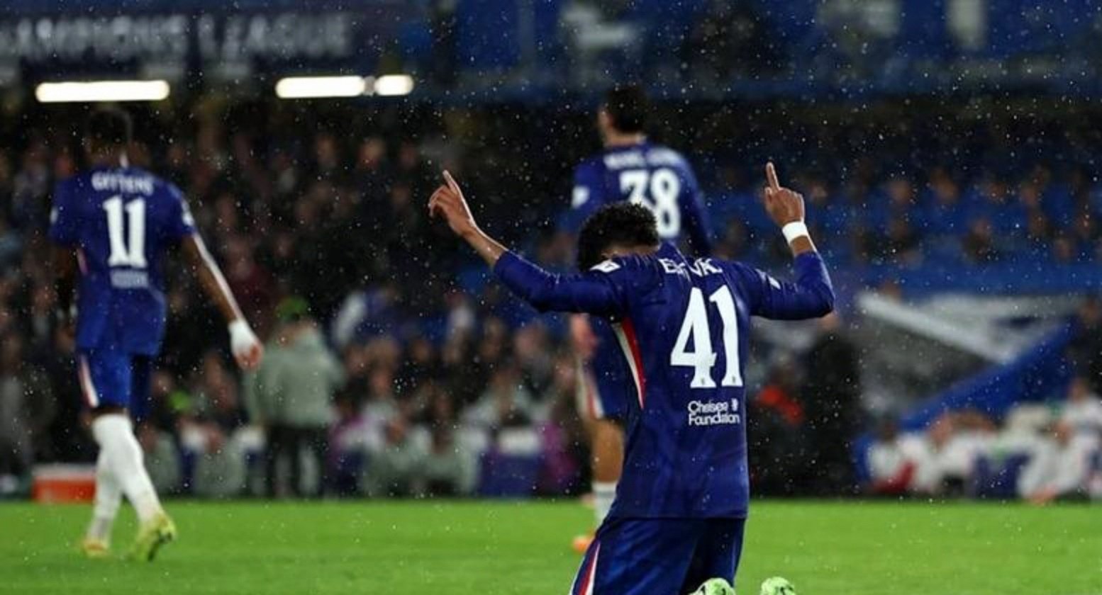 阿贾克斯抢分之战，对决切尔西的简单介绍