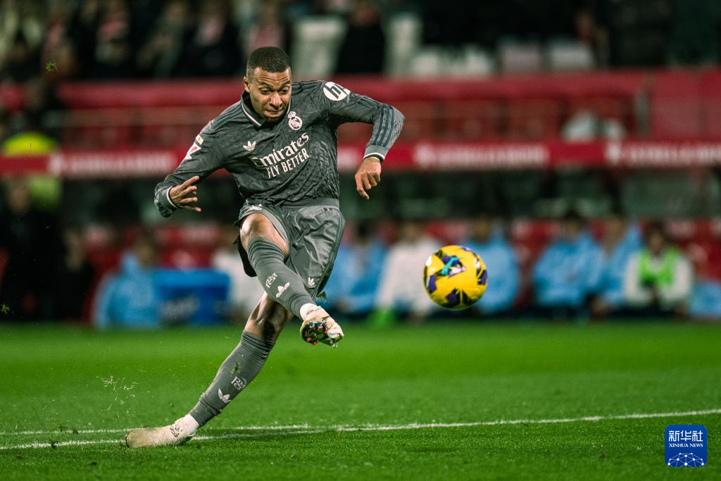 赫罗纳主场逼平豪门，战绩令人振奋