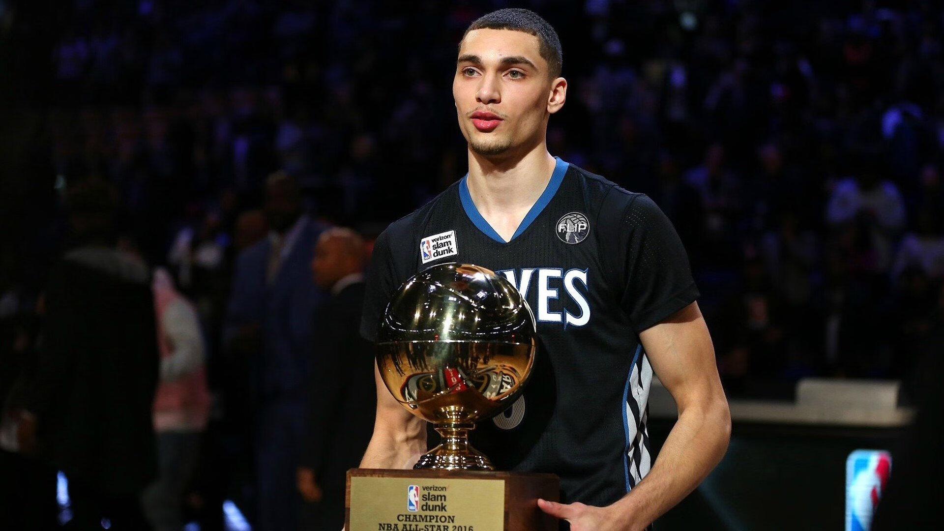 季后赛抢七焦点战,爵士强压森林狼,盐湖城之夜见证坚韧与荣耀